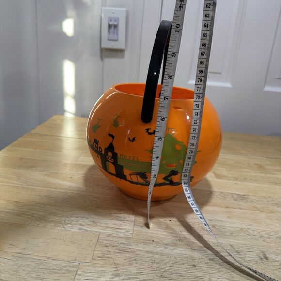 LEGOLAND California Hotel Pumpkin Candy Bucket 2018 Halloween Plastic FLAWED GUC - Picture 10 of 12